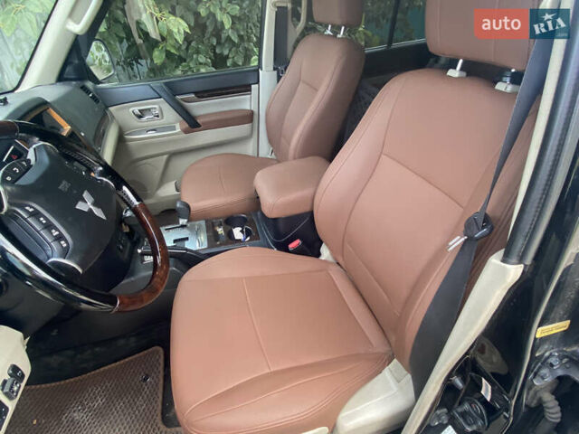 Черный Мицубиси Паджеро Вагон, объемом двигателя 3.8 л и пробегом 219 тыс. км за 14000 $, фото 8 на Automoto.ua