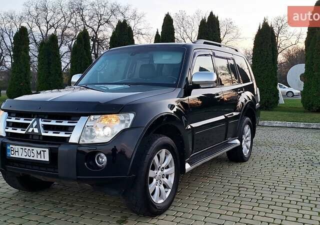 Черный Мицубиси Паджеро Вагон, объемом двигателя 3.83 л и пробегом 389 тыс. км за 14800 $, фото 8 на Automoto.ua