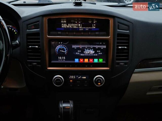 Черный Мицубиси Паджеро Вагон, объемом двигателя 3.8 л и пробегом 219 тыс. км за 10990 $, фото 17 на Automoto.ua