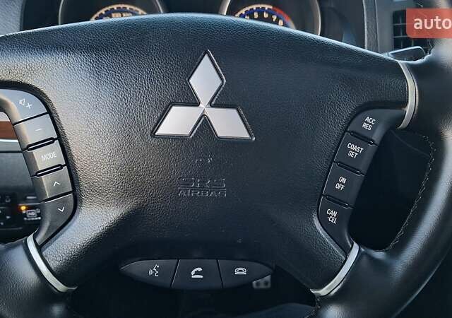 Черный Мицубиси Паджеро Вагон, объемом двигателя 3.83 л и пробегом 389 тыс. км за 14800 $, фото 40 на Automoto.ua