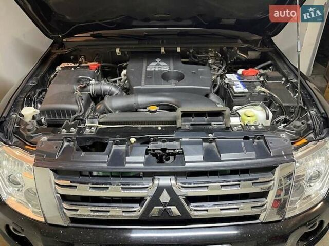 Черный Мицубиси Паджеро Вагон, объемом двигателя 3.2 л и пробегом 80 тыс. км за 25000 $, фото 9 на Automoto.ua