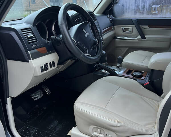 Черный Мицубиси Паджеро Вагон, объемом двигателя 3.2 л и пробегом 117 тыс. км за 18500 $, фото 46 на Automoto.ua