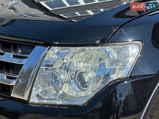 Черный Мицубиси Паджеро Вагон, объемом двигателя 3.5 л и пробегом 193 тыс. км за 14500 $, фото 1 на Automoto.ua