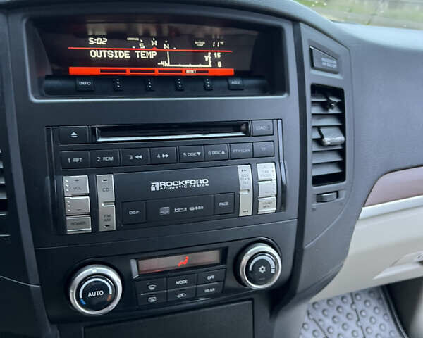 Черный Мицубиси Паджеро Вагон, объемом двигателя 3.2 л и пробегом 117 тыс. км за 18500 $, фото 75 на Automoto.ua