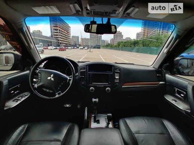 Черный Мицубиси Паджеро Вагон, объемом двигателя 3.83 л и пробегом 190 тыс. км за 13400 $, фото 6 на Automoto.ua