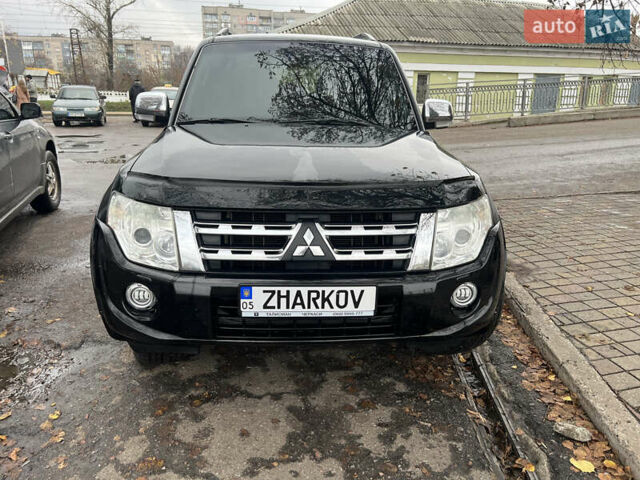 Черный Мицубиси Паджеро Вагон, объемом двигателя 3.2 л и пробегом 230 тыс. км за 17000 $, фото 1 на Automoto.ua