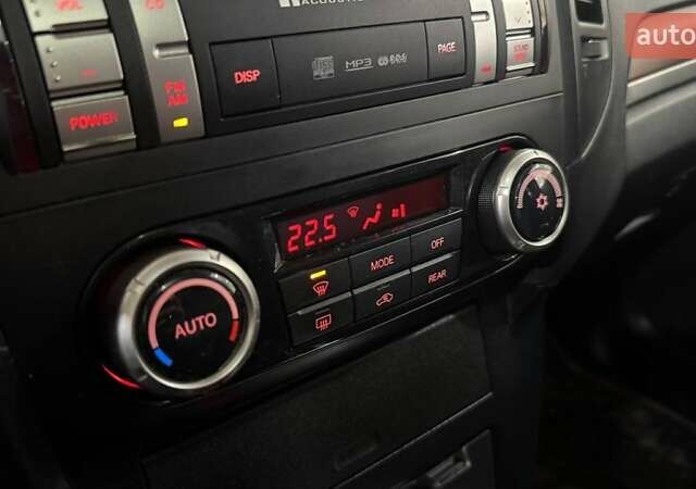 Мицубиси Паджеро Вагон 2012 в Ужгороде на Automoto.ua Черный Мицубиси Паджеро Вагон, объемом двигателя 3.2 л и пробегом 148 тыс. км за 19241 $, фото 28 на Automoto.ua