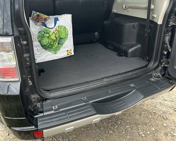 Черный Мицубиси Паджеро Вагон, объемом двигателя 3.2 л и пробегом 220 тыс. км за 19500 $, фото 7 на Automoto.ua