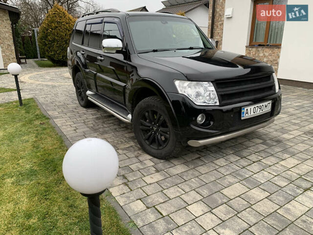 Чорний Міцубісі Паджеро Вагон, об'ємом двигуна 3.2 л та пробігом 174 тис. км за 21500 $, фото 4 на Automoto.ua