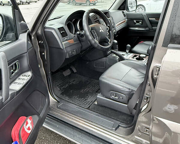 Коричневий Міцубісі Паджеро Вагон, об'ємом двигуна 2.97 л та пробігом 158 тис. км за 14500 $, фото 4 на Automoto.ua