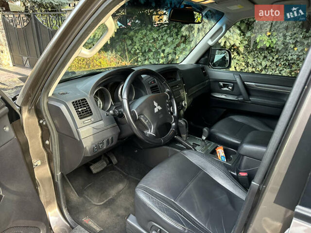 Коричневый Мицубиси Паджеро Вагон, объемом двигателя 3 л и пробегом 143 тыс. км за 14900 $, фото 5 на Automoto.ua