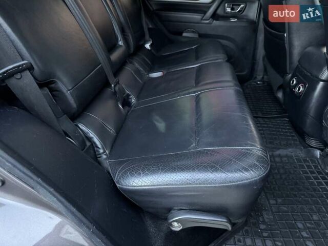 Коричневий Міцубісі Паджеро Вагон, об'ємом двигуна 3.2 л та пробігом 234 тис. км за 13900 $, фото 61 на Automoto.ua