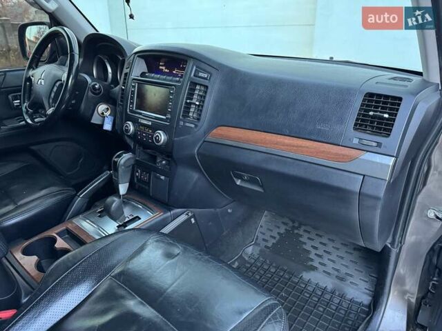 Коричневий Міцубісі Паджеро Вагон, об'ємом двигуна 3.2 л та пробігом 234 тис. км за 13900 $, фото 48 на Automoto.ua