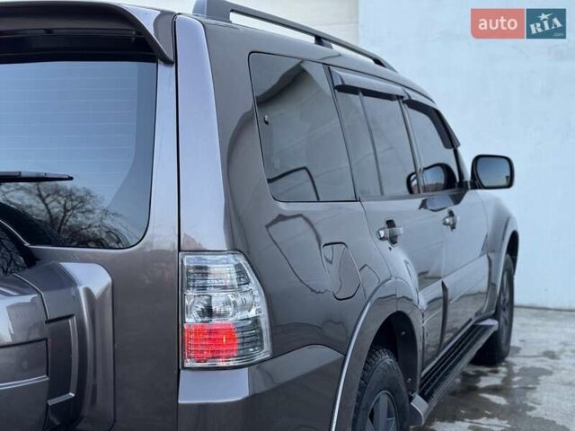 Коричневий Міцубісі Паджеро Вагон, об'ємом двигуна 3.2 л та пробігом 234 тис. км за 13900 $, фото 24 на Automoto.ua