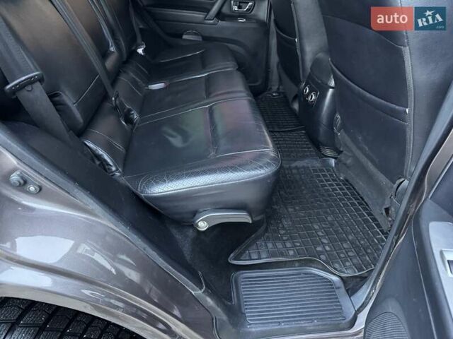 Коричневий Міцубісі Паджеро Вагон, об'ємом двигуна 3.2 л та пробігом 234 тис. км за 13900 $, фото 60 на Automoto.ua