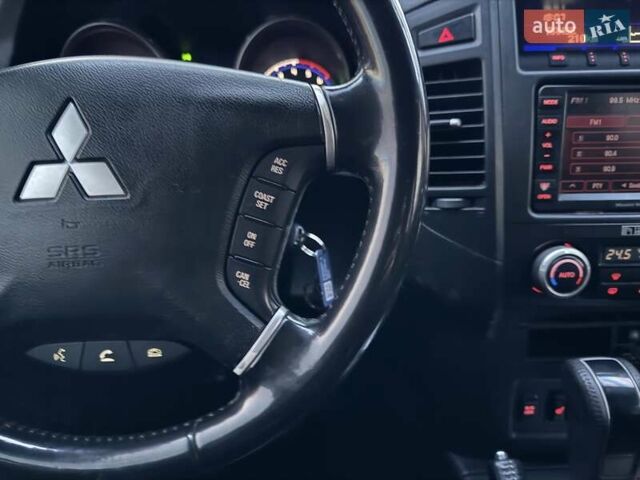 Коричневий Міцубісі Паджеро Вагон, об'ємом двигуна 3.2 л та пробігом 234 тис. км за 13900 $, фото 53 на Automoto.ua