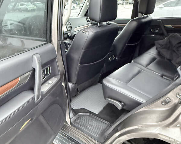 Коричневий Міцубісі Паджеро Вагон, об'ємом двигуна 2.97 л та пробігом 158 тис. км за 14500 $, фото 5 на Automoto.ua