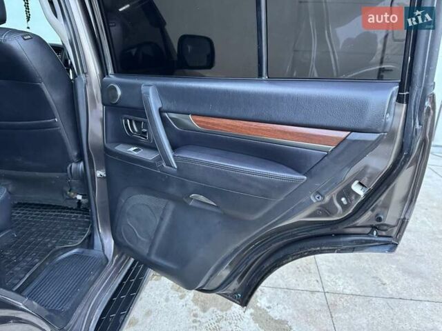 Коричневий Міцубісі Паджеро Вагон, об'ємом двигуна 3.2 л та пробігом 234 тис. км за 13900 $, фото 62 на Automoto.ua