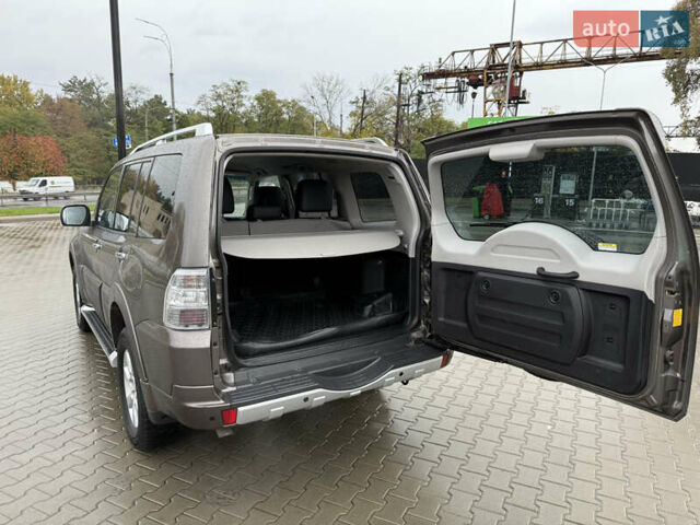 Мицубиси Паджеро Вагон 2010 в Киеве на Automoto.ua Коричневый Мицубиси Паджеро Вагон, объемом двигателя 3 л и пробегом 154 тыс. км за 12750 $, фото 26 на Automoto.ua