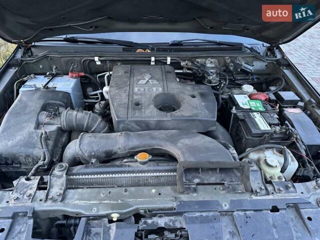 Коричневий Міцубісі Паджеро Вагон, об'ємом двигуна 3.2 л та пробігом 234 тис. км за 13900 $, фото 75 на Automoto.ua