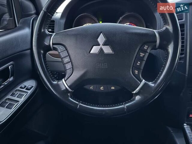 Коричневий Міцубісі Паджеро Вагон, об'ємом двигуна 3.2 л та пробігом 234 тис. км за 13900 $, фото 54 на Automoto.ua