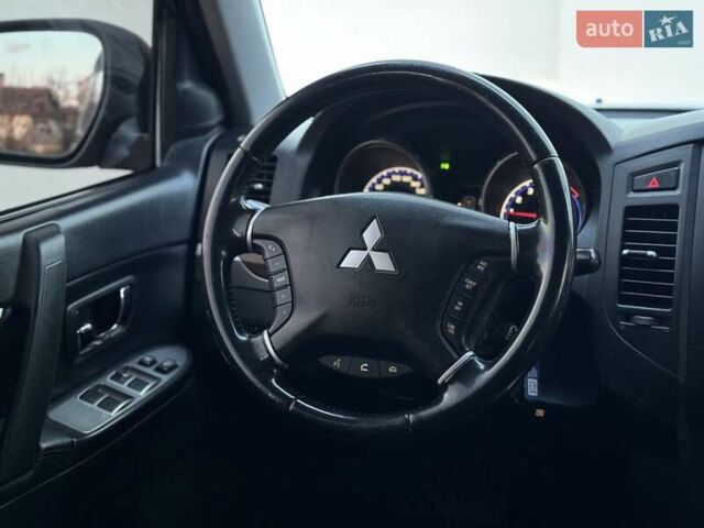 Коричневий Міцубісі Паджеро Вагон, об'ємом двигуна 3.2 л та пробігом 234 тис. км за 13900 $, фото 49 на Automoto.ua