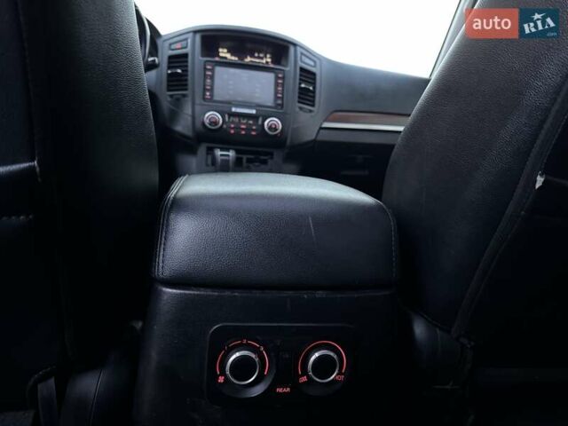 Коричневий Міцубісі Паджеро Вагон, об'ємом двигуна 3.2 л та пробігом 234 тис. км за 13900 $, фото 58 на Automoto.ua