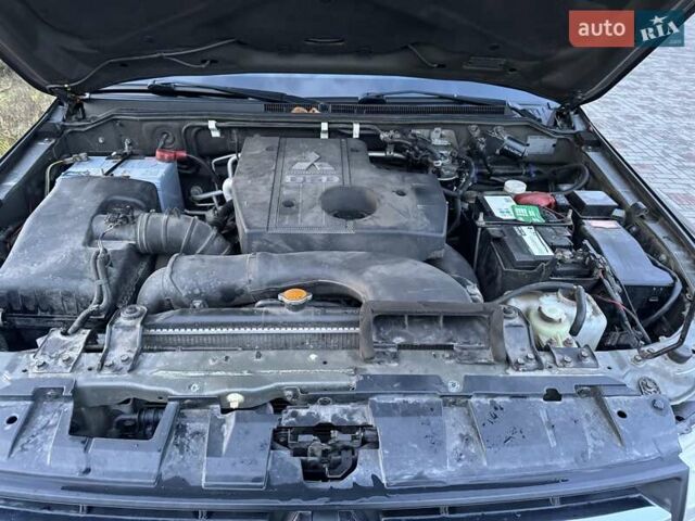 Коричневий Міцубісі Паджеро Вагон, об'ємом двигуна 3.2 л та пробігом 234 тис. км за 13900 $, фото 74 на Automoto.ua