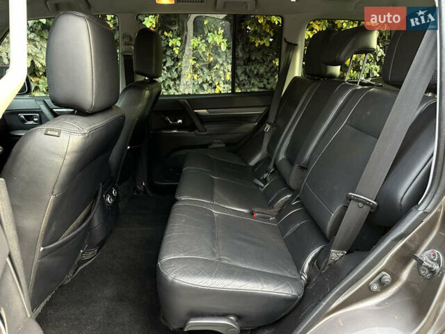 Коричневый Мицубиси Паджеро Вагон, объемом двигателя 3 л и пробегом 143 тыс. км за 14900 $, фото 9 на Automoto.ua