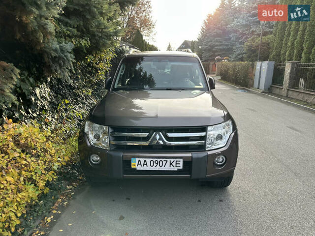 Коричневый Мицубиси Паджеро Вагон, объемом двигателя 3 л и пробегом 143 тыс. км за 14900 $, фото 3 на Automoto.ua