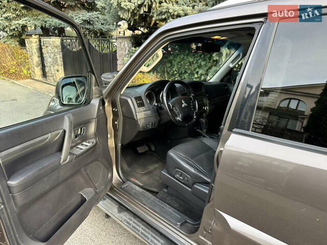 Коричневый Мицубиси Паджеро Вагон, объемом двигателя 3 л и пробегом 143 тыс. км за 14900 $, фото 6 на Automoto.ua