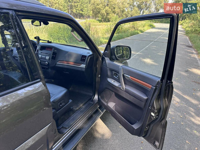 Коричневый Мицубиси Паджеро Вагон, объемом двигателя 3.83 л и пробегом 100 тыс. км за 19900 $, фото 51 на Automoto.ua