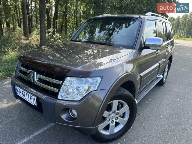 Коричневый Мицубиси Паджеро Вагон, объемом двигателя 3.83 л и пробегом 100 тыс. км за 19900 $, фото 1 на Automoto.ua