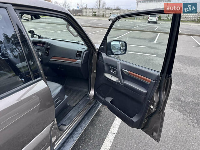 Коричневий Міцубісі Паджеро Вагон, об'ємом двигуна 3.83 л та пробігом 100 тис. км за 19900 $, фото 52 на Automoto.ua