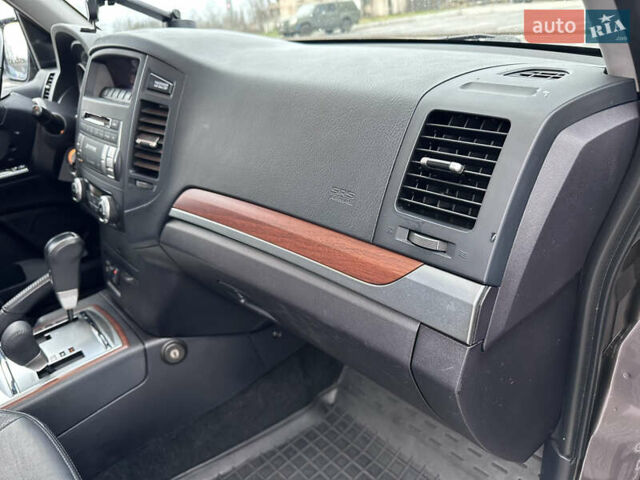 Коричневий Міцубісі Паджеро Вагон, об'ємом двигуна 3.83 л та пробігом 100 тис. км за 19900 $, фото 49 на Automoto.ua