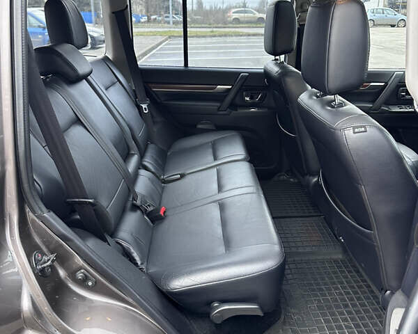 Коричневий Міцубісі Паджеро Вагон, об'ємом двигуна 3.83 л та пробігом 100 тис. км за 19900 $, фото 57 на Automoto.ua