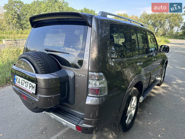 Коричневый Мицубиси Паджеро Вагон, объемом двигателя 3.83 л и пробегом 100 тыс. км за 19900 $, фото 16 на Automoto.ua