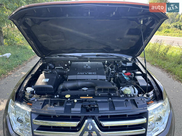 Коричневый Мицубиси Паджеро Вагон, объемом двигателя 3.83 л и пробегом 100 тыс. км за 19900 $, фото 63 на Automoto.ua