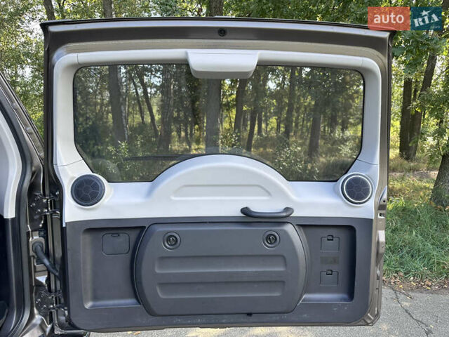 Коричневый Мицубиси Паджеро Вагон, объемом двигателя 3.83 л и пробегом 100 тыс. км за 19900 $, фото 19 на Automoto.ua