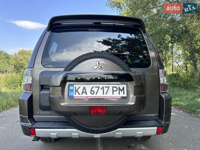Коричневый Мицубиси Паджеро Вагон, объемом двигателя 3.83 л и пробегом 100 тыс. км за 19900 $, фото 17 на Automoto.ua
