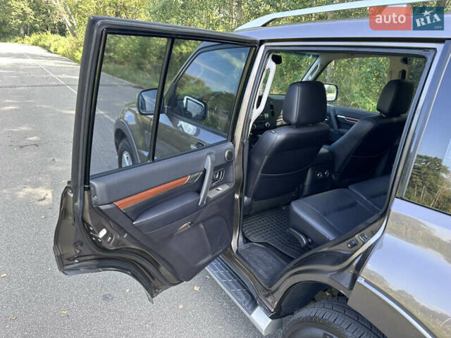 Коричневый Мицубиси Паджеро Вагон, объемом двигателя 3.83 л и пробегом 100 тыс. км за 19900 $, фото 61 на Automoto.ua