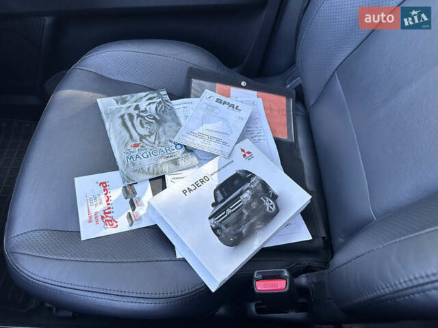Коричневый Мицубиси Паджеро Вагон, объемом двигателя 3.83 л и пробегом 100 тыс. км за 19900 $, фото 45 на Automoto.ua
