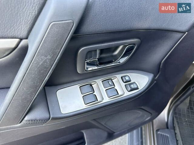 Коричневый Мицубиси Паджеро Вагон, объемом двигателя 3.83 л и пробегом 100 тыс. км за 19900 $, фото 29 на Automoto.ua