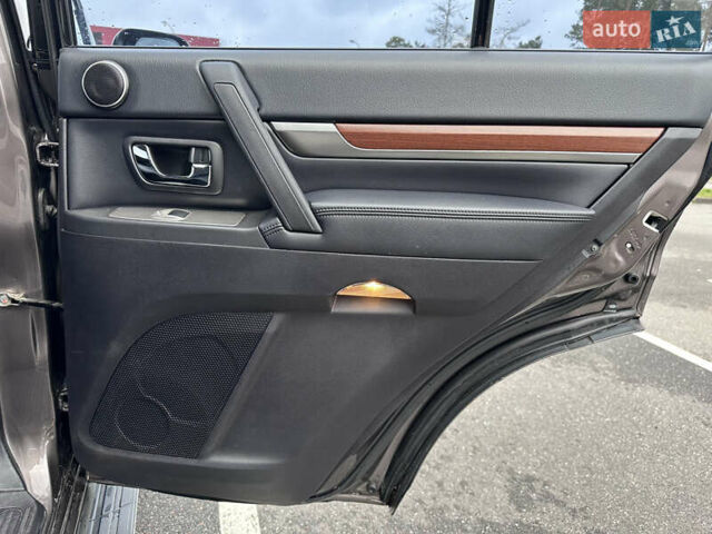 Коричневий Міцубісі Паджеро Вагон, об'ємом двигуна 3.83 л та пробігом 100 тис. км за 19900 $, фото 55 на Automoto.ua