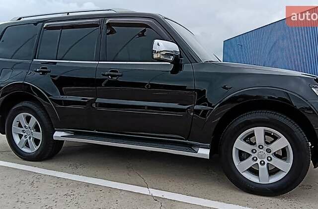 Червоний Міцубісі Паджеро Вагон, об'ємом двигуна 3.8 л та пробігом 192 тис. км за 15400 $, фото 4 на Automoto.ua