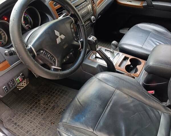 Красный Мицубиси Паджеро Вагон, объемом двигателя 3.8 л и пробегом 288 тыс. км за 14600 $, фото 12 на Automoto.ua
