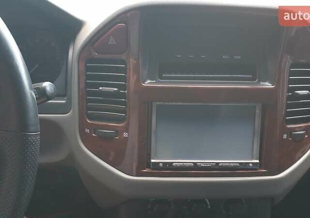 Мицубиси Паджеро Вагон, объемом двигателя 3 л и пробегом 304 тыс. км за 9200 $, фото 8 на Automoto.ua