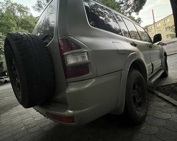 Серый Мицубиси Паджеро Вагон, объемом двигателя 3.5 л и пробегом 299 тыс. км за 5999 $, фото 1 на Automoto.ua