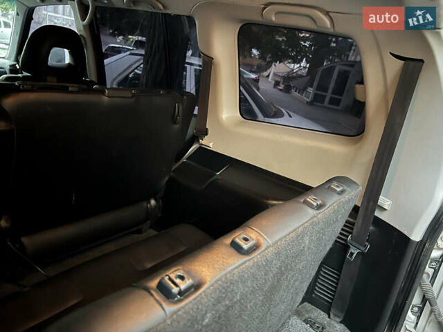 Серый Мицубиси Паджеро Вагон, объемом двигателя 3.5 л и пробегом 299 тыс. км за 5999 $, фото 6 на Automoto.ua