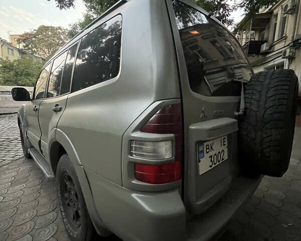 Серый Мицубиси Паджеро Вагон, объемом двигателя 3.5 л и пробегом 299 тыс. км за 5999 $, фото 2 на Automoto.ua